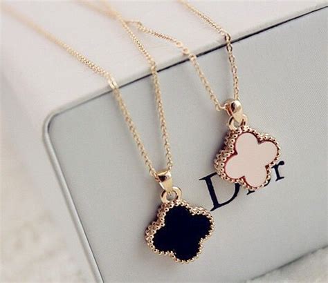 dior four leaf clover necklace